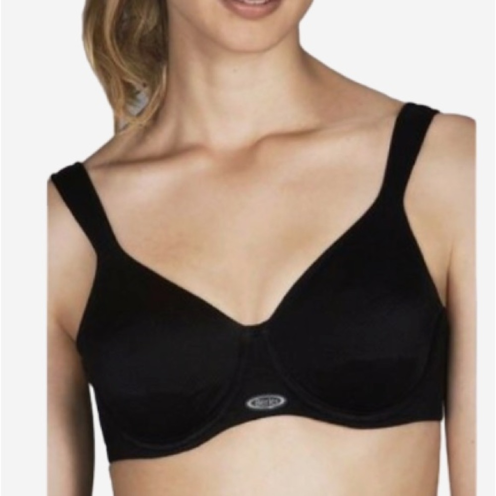 BERLEI - High Performance Underwire Non Padded Sports Bra Black - 18DD (US 40DD)